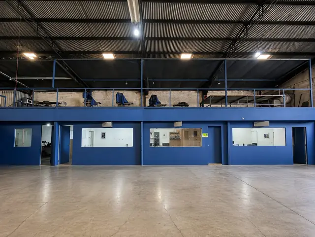Nave industrial y oficinas de Racks CCR en San Pedro Cholula, Puebla